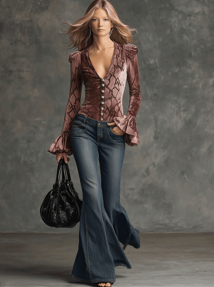 Chemise Vintage en Velours Rose à Manches Longues Évasées avec Imprimé Crocodile et Col en V